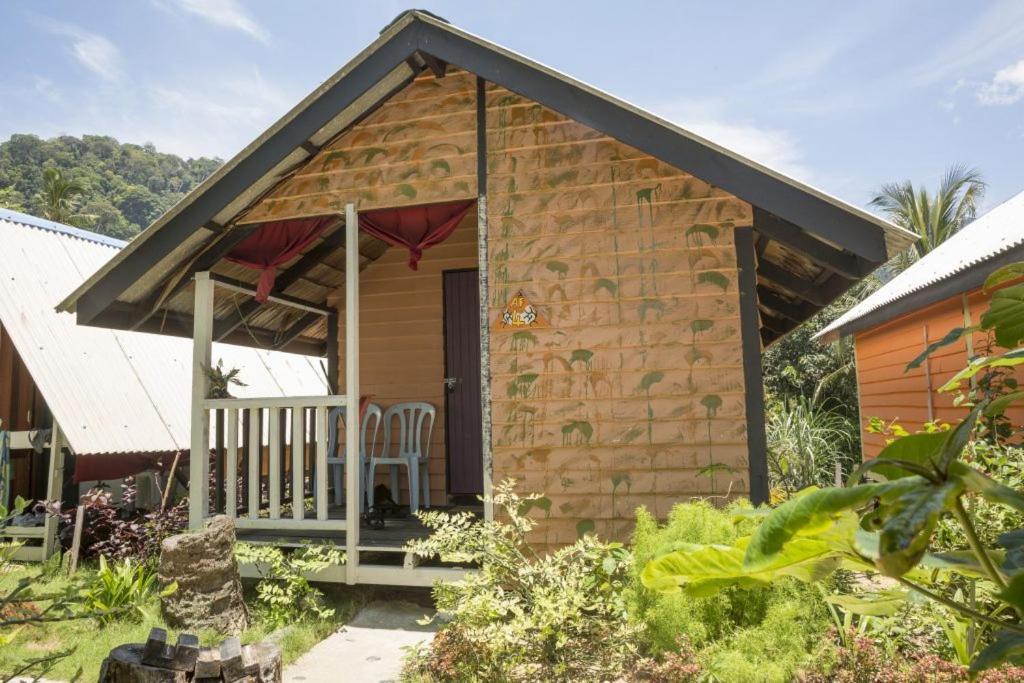 Beach Shack Chalet - Garden View Aframe Big Unit Kampong Juara Eksteriør billede